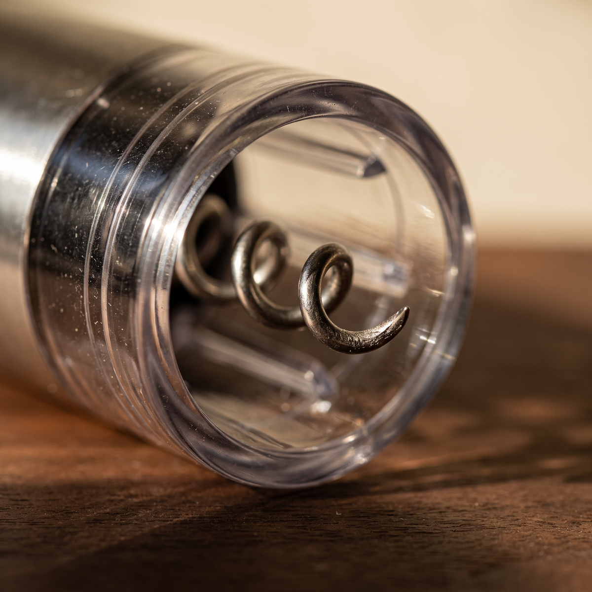 Détail de la vrille du tire-bouchon électrique rechargeable