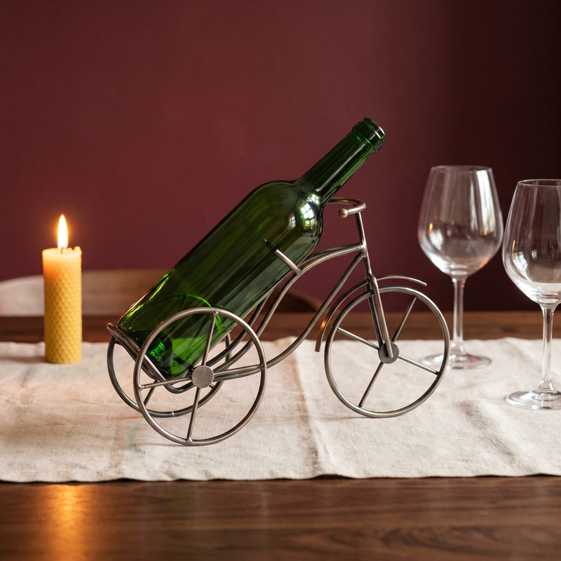 Porte-bouteille décoratif sur la table