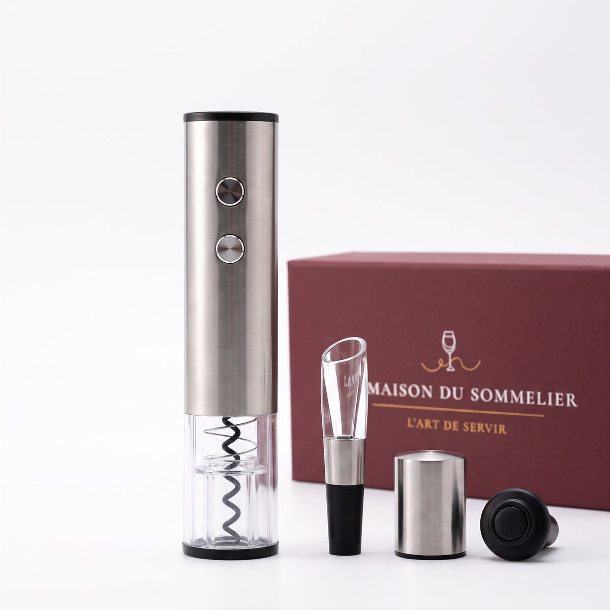 Coffret tire-bouchon électrique et accessoires devant la boîte cadeau La Maison du Sommelier, fond blanc