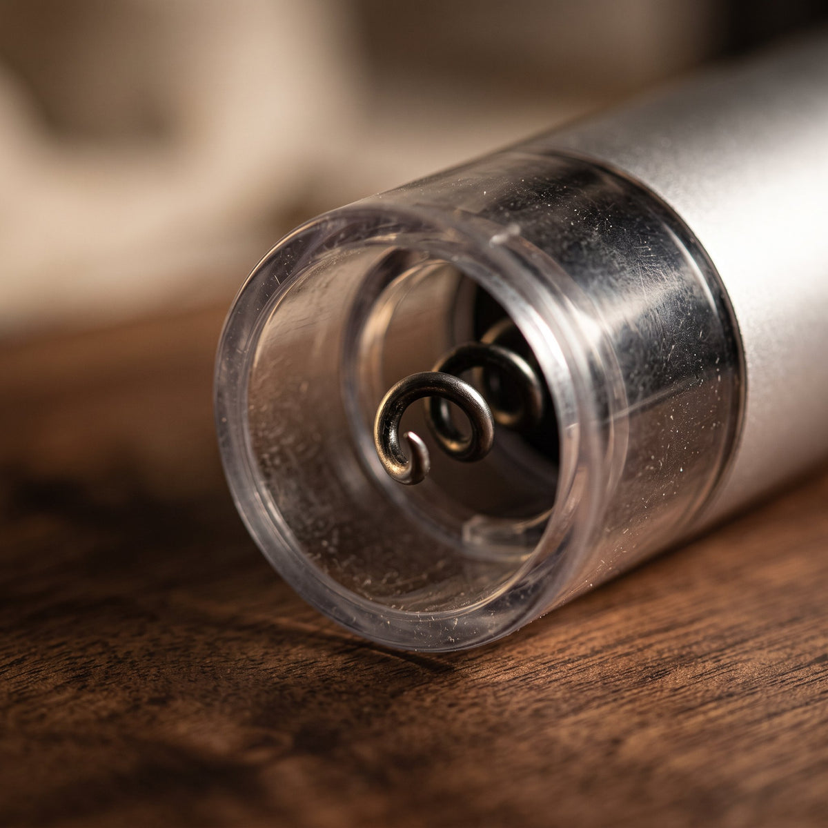Détail de la vrille en acier inoxydable du tire-bouchon électrique Professionnel Gris