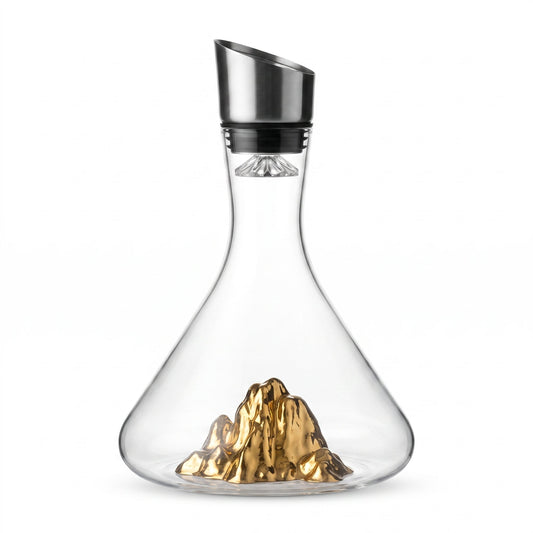 Carafe à vin Iceberg Doré avec montagne dorée — packshot fond blanc